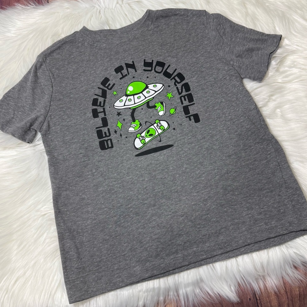 Old Navy Youth Boy Size Small (6-7) Charcoal Gray Shirt With Spaceship Image - Picture 2 of 12